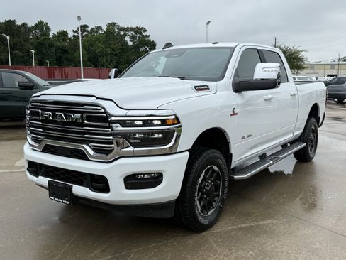 Used 2025 RAM 2500 Laramie AWD/4WD image 15
