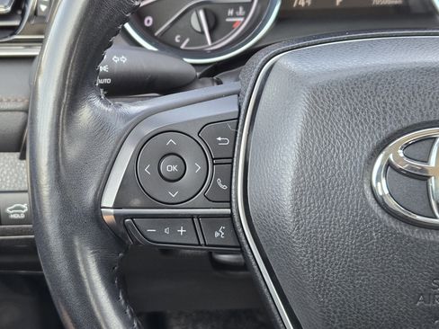 Used 2019 Toyota Camry XLE image 31