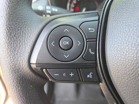 Used 2023 Toyota RAV4 LE AWD/4WD image 28