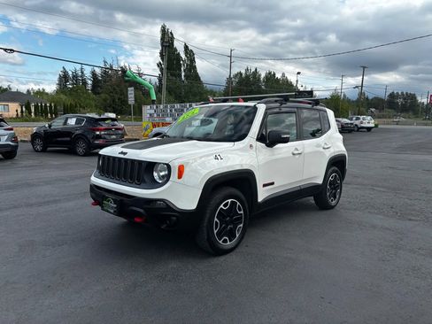 Used 2015 Jeep Renegade Trailhawk w/ Premium Group AWD/4WD image 3