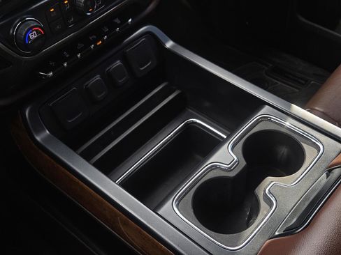 Used 2018 Chevrolet Silverado 2500 High Country w/ Duramax Plus Package image 25