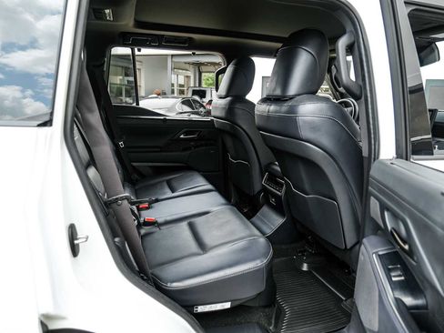 Used 2025 Lexus GX 550 w/ Accessory Package (Z1) AWD/4WD image 29