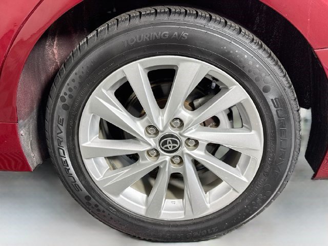 Used 2021 Toyota Camry LE FWD image 31