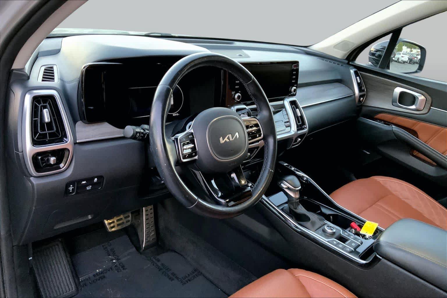 Used 2022 Kia Sorento SX Prestige w/ Rust Color Package AWD/4WD image 15