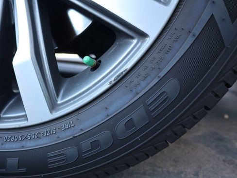 Used 2017 Ford Explorer Platinum image 32