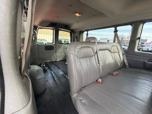 Used 2017 Chevrolet Express 3500 LS RWD image 10