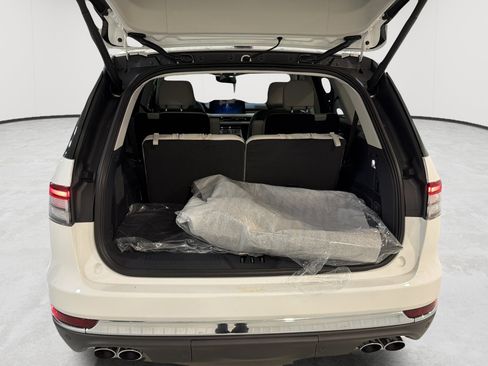 New 2026 Lincoln Aviator 2WD image 21