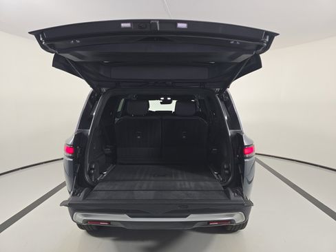 Used 2023 Rivian R1S Launch Edition AWD/4WD image 15