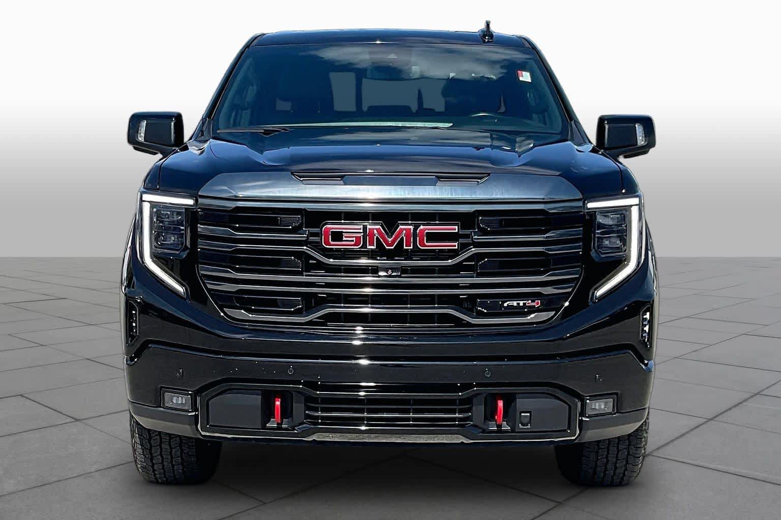 Used 2023 GMC Sierra 1500 AT4 w/ AT4 Premium Package AWD/4WD image 4