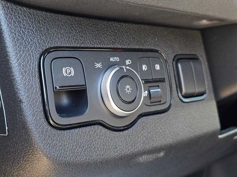 Used 2026 Mercedes-Benz Sprinter 2500 image 24