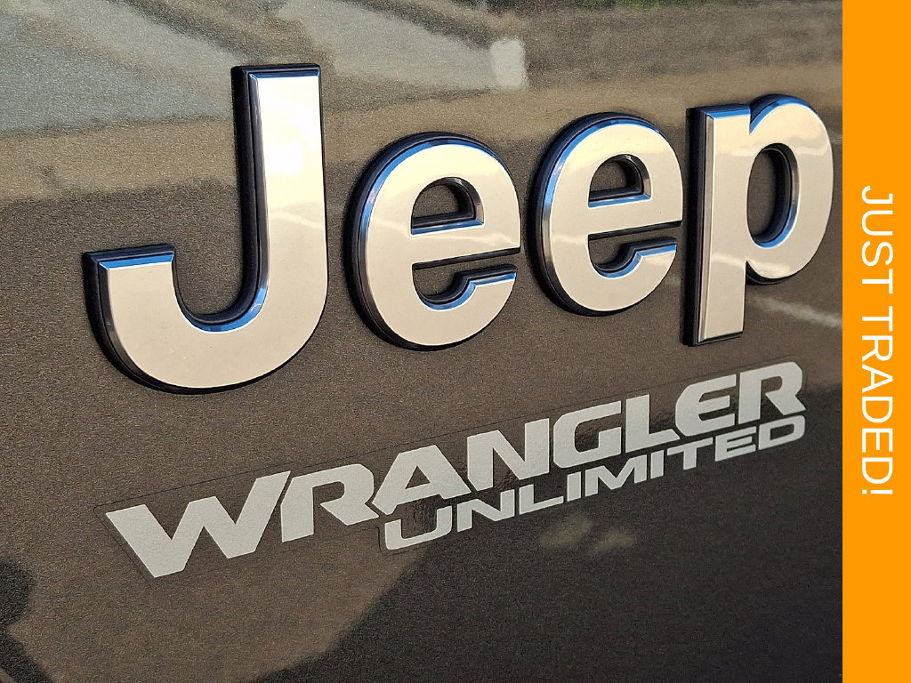 Used 2022 Jeep Wrangler Unlimited Sahara w/ Cold Weather Group AWD/4WD image 30