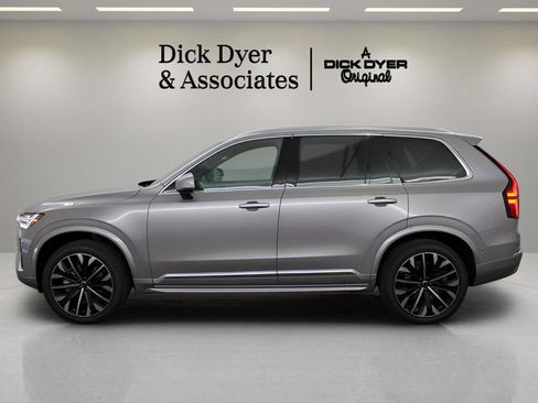 Used 2026 Volvo XC90 B5 Plus w/ Protection Package Premier AWD/4WD image 6