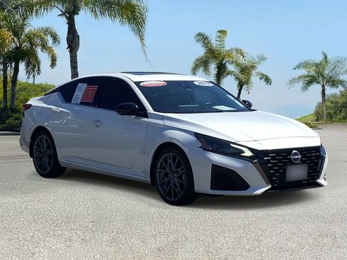 Certified 2023 Nissan Altima 2.0 SR FWD image 7