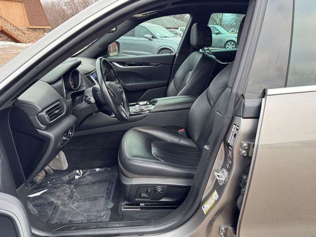Used 2019 Maserati Levante AWD/4WD image 17