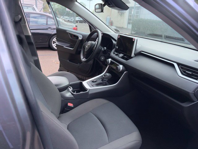 Used 2025 Toyota RAV4 LE AWD/4WD image 15