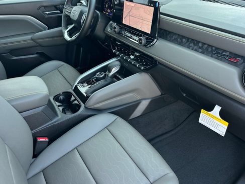New 2026 Chevrolet Colorado ZR2 w/ Technology Package AWD/4WD image 15