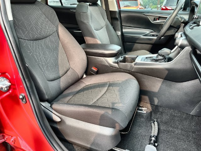 Used 2024 Toyota RAV4 XLE w/ Convenience Package AWD/4WD image 28