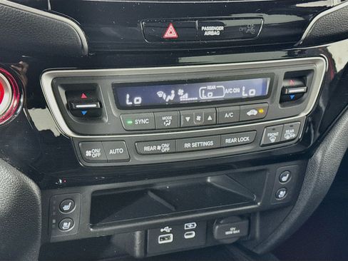Certified 2024 Honda Passport Black Edition image 16
