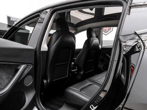 Used 2021 Tesla Model Y Long Range AWD/4WD image 39