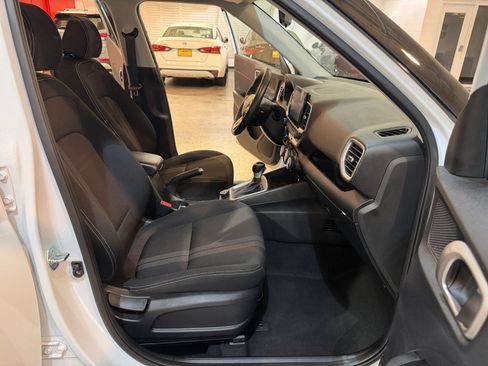 Used 2026 Hyundai Venue SEL FWD image 35