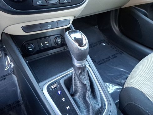 Used 2020 Hyundai Accent SEL image 16