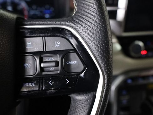 Used 2024 Toyota Sequoia Capstone AWD/4WD image 24