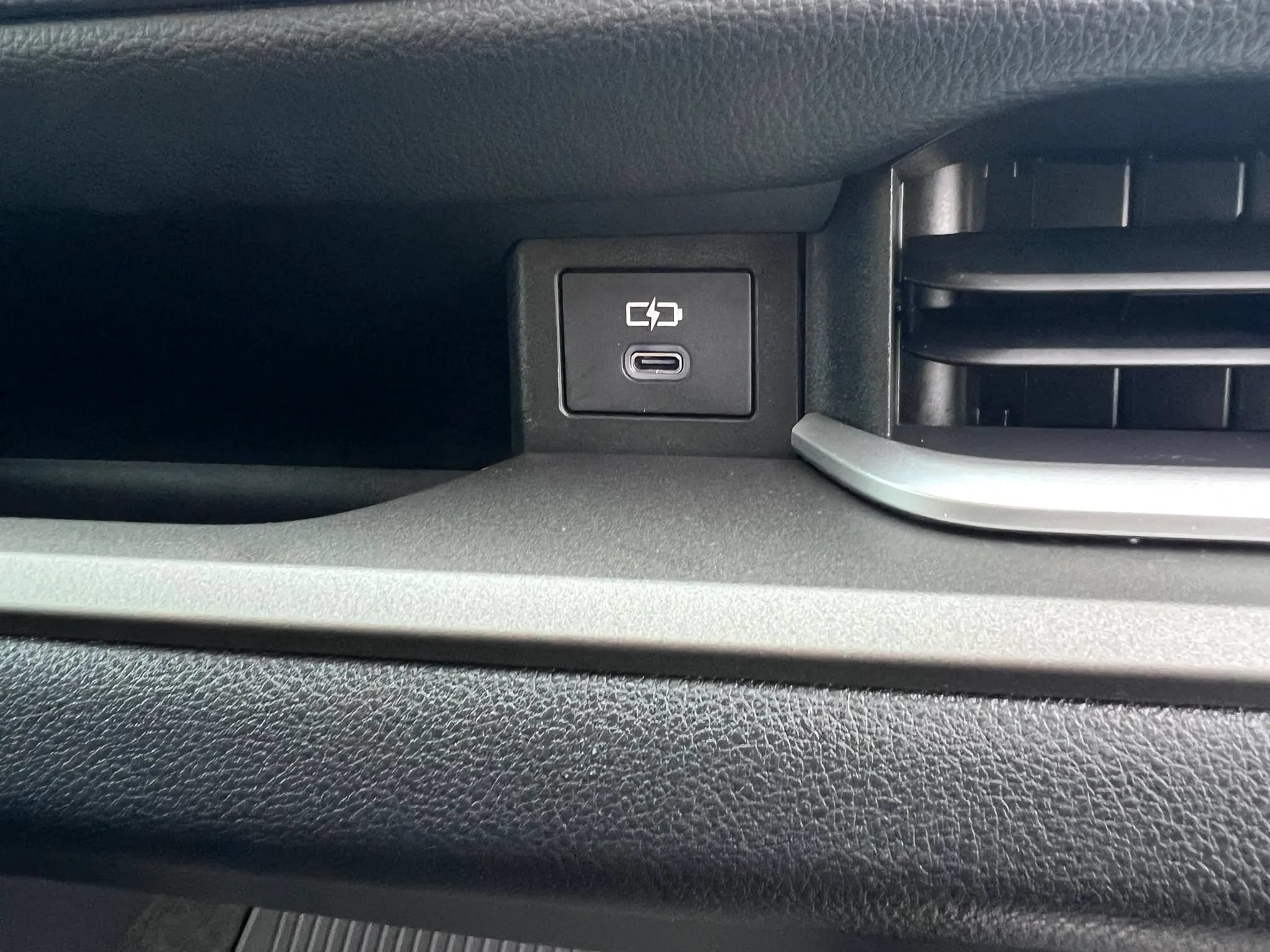 Used 2024 Toyota Grand Highlander AWD Hybrid image 24