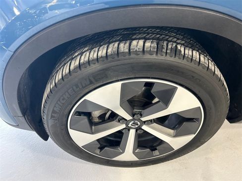 Certified 2023 Volvo XC40 B5 Plus w/ Driver Assist Package image 8