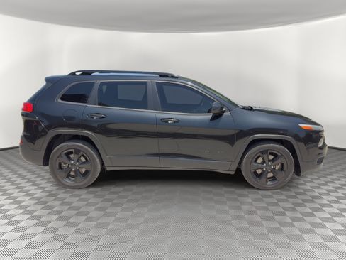 Used 2015 Jeep Cherokee Latitude FWD image 8