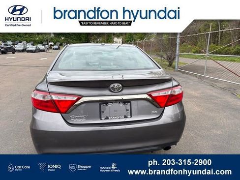 Used 2015 Toyota Camry SE w/ Moonroof Package FWD image 5