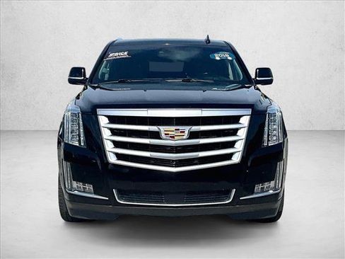 Used 2019 Cadillac Escalade ESV Premium Luxury RWD image 3