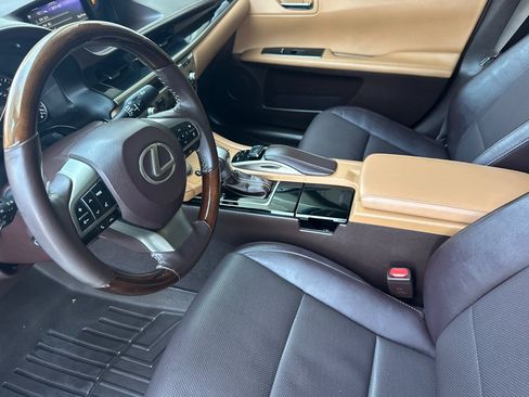Used 2018 Lexus ES 350 w/ Navigation System Package FWD image 4