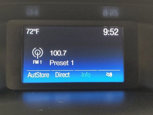 Used 2018 Ford Focus SE image 25