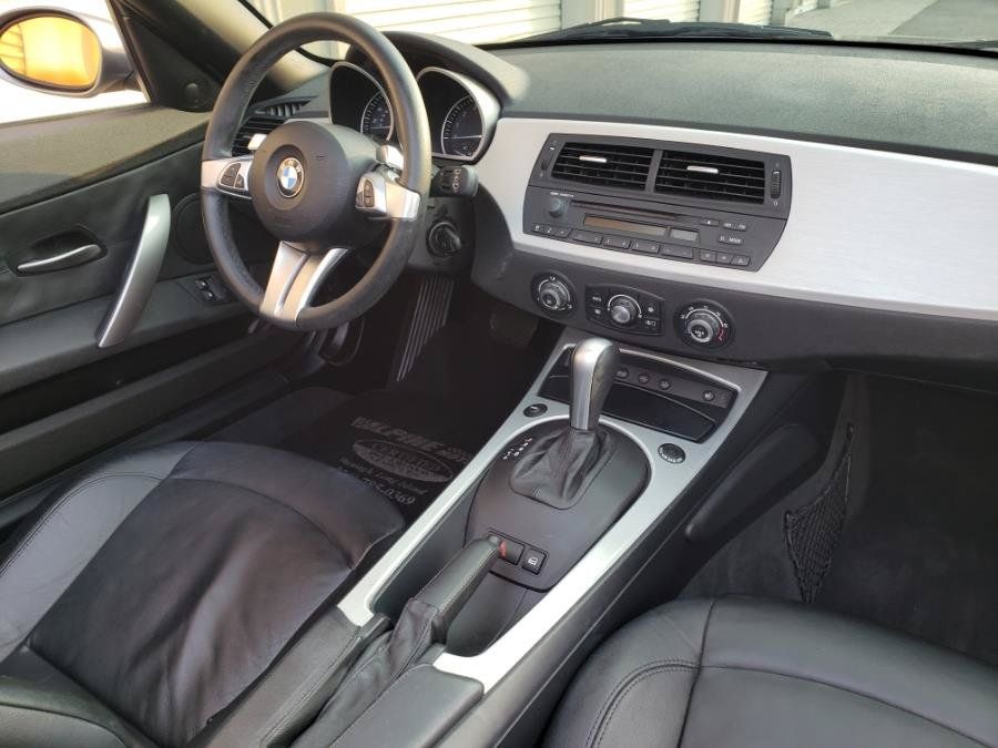 Used 2008 BMW Z4 3.0si RWD image 11