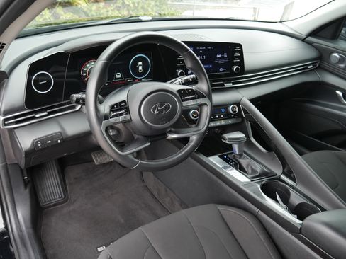 Used 2022 Hyundai Elantra SEL w/ Convenience Package image 10