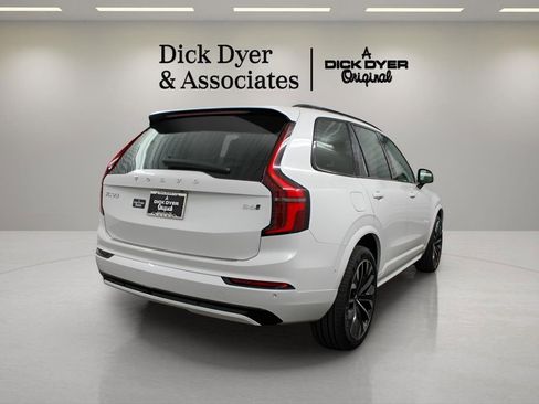 New 2026 Volvo XC90 B6 Ultra w/ Protection Package Premier image 2