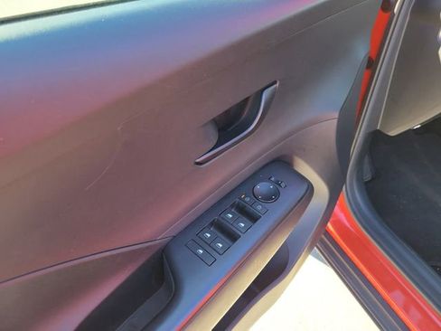 Used 2024 Hyundai Kona SEL w/ Convenience Package image 12