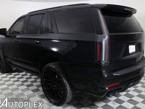 Used 2025 Cadillac Escalade V image 7