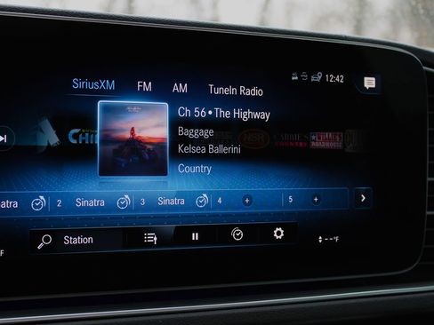 Used 2021 Mercedes-Benz GLS 580 4MATIC image 31