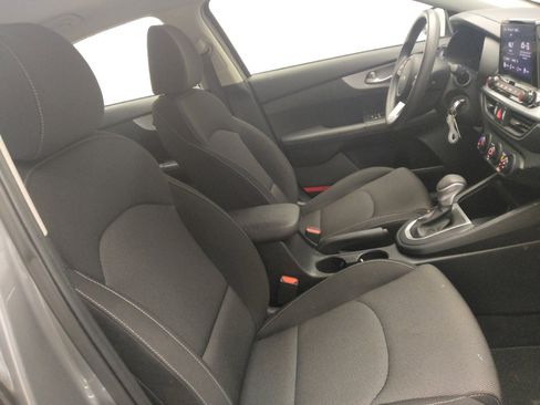 Used 2024 Kia Forte LXS w/ LXS Technology Package FWD image 21