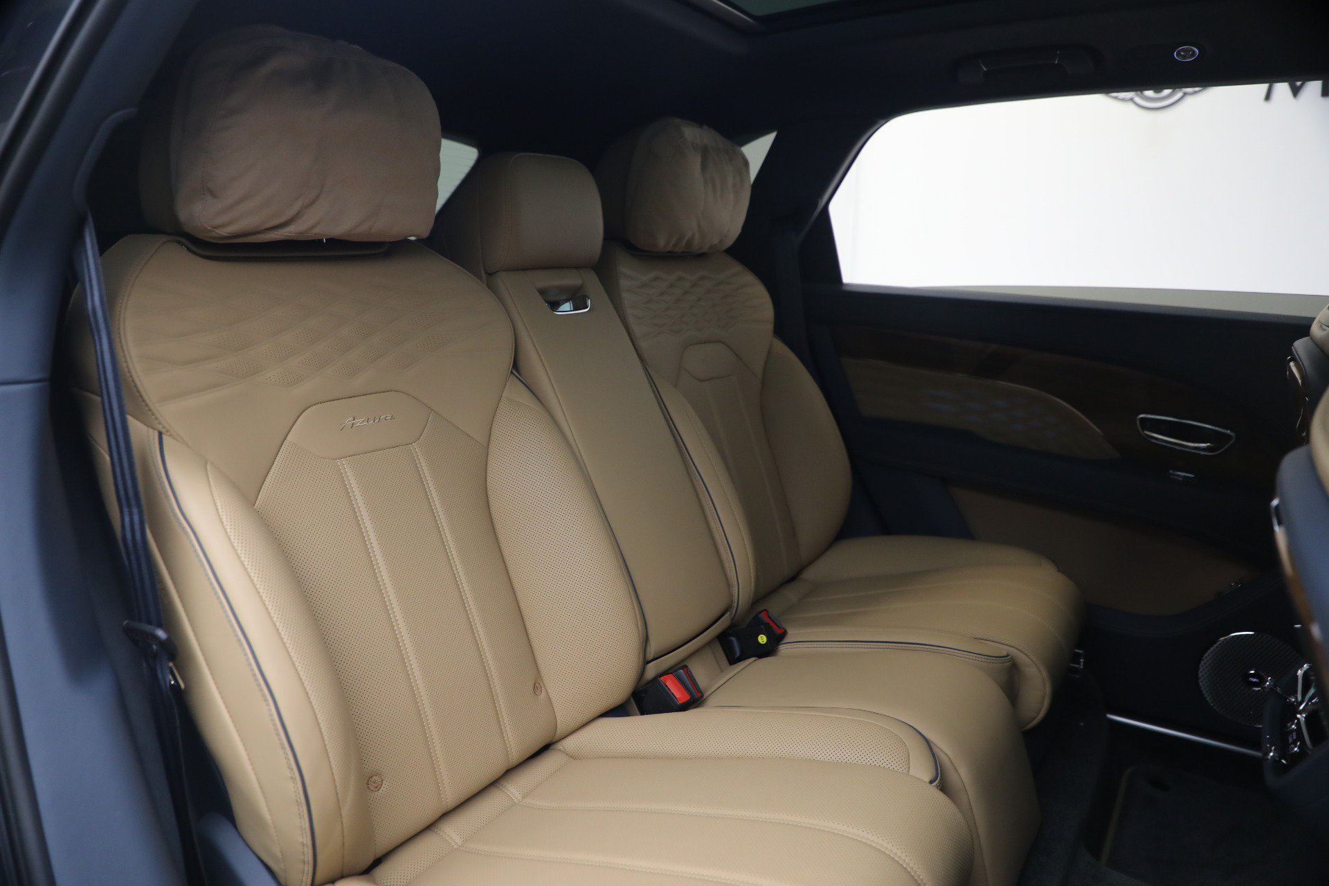 Certified 2026 Bentley Bentayga Extended Wheelbase AWD/4WD image 31