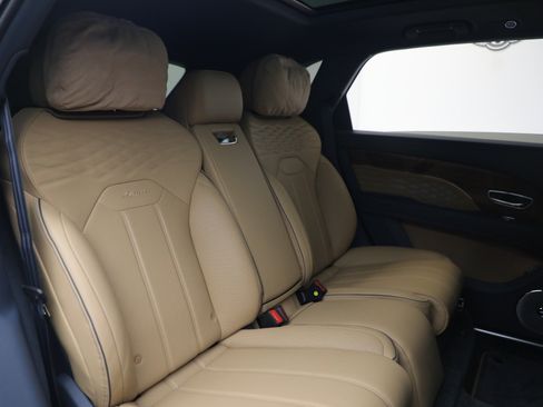 Certified 2026 Bentley Bentayga Extended Wheelbase AWD/4WD image 31