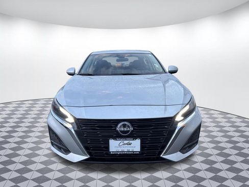 Used 2024 Nissan Altima 2.5 SV w/ SV Premium Package image 2