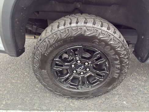 Used 2024 Chevrolet Silverado 1500 ZR2 w/ Technology Package AWD/4WD image 14
