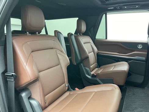 Used 2025 Lincoln Navigator L Reserve AWD/4WD image 56