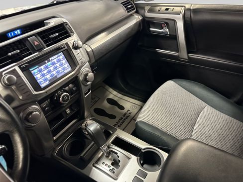 Used 2016 Toyota 4Runner SR5 AWD/4WD image 35