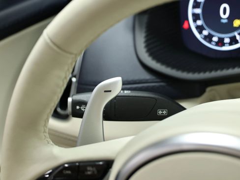 Used 2021 Aston Martin DBX AWD/4WD image 24