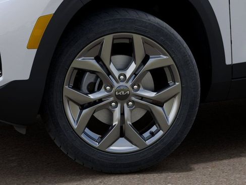 New 2026 Kia Seltos LX FWD image 9