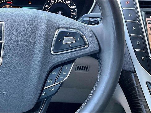 Used 2016 Lincoln MKX Reserve w/ Technology Package FWD image 19