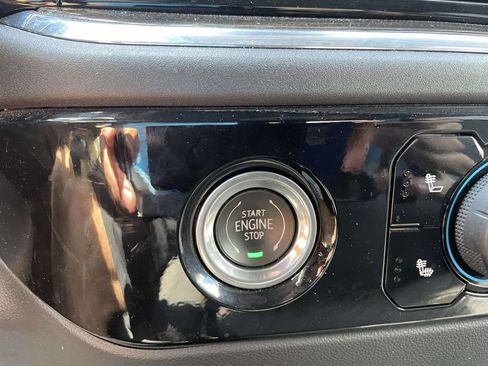 Used 2023 Chevrolet Silverado 1500 LT AWD/4WD image 50